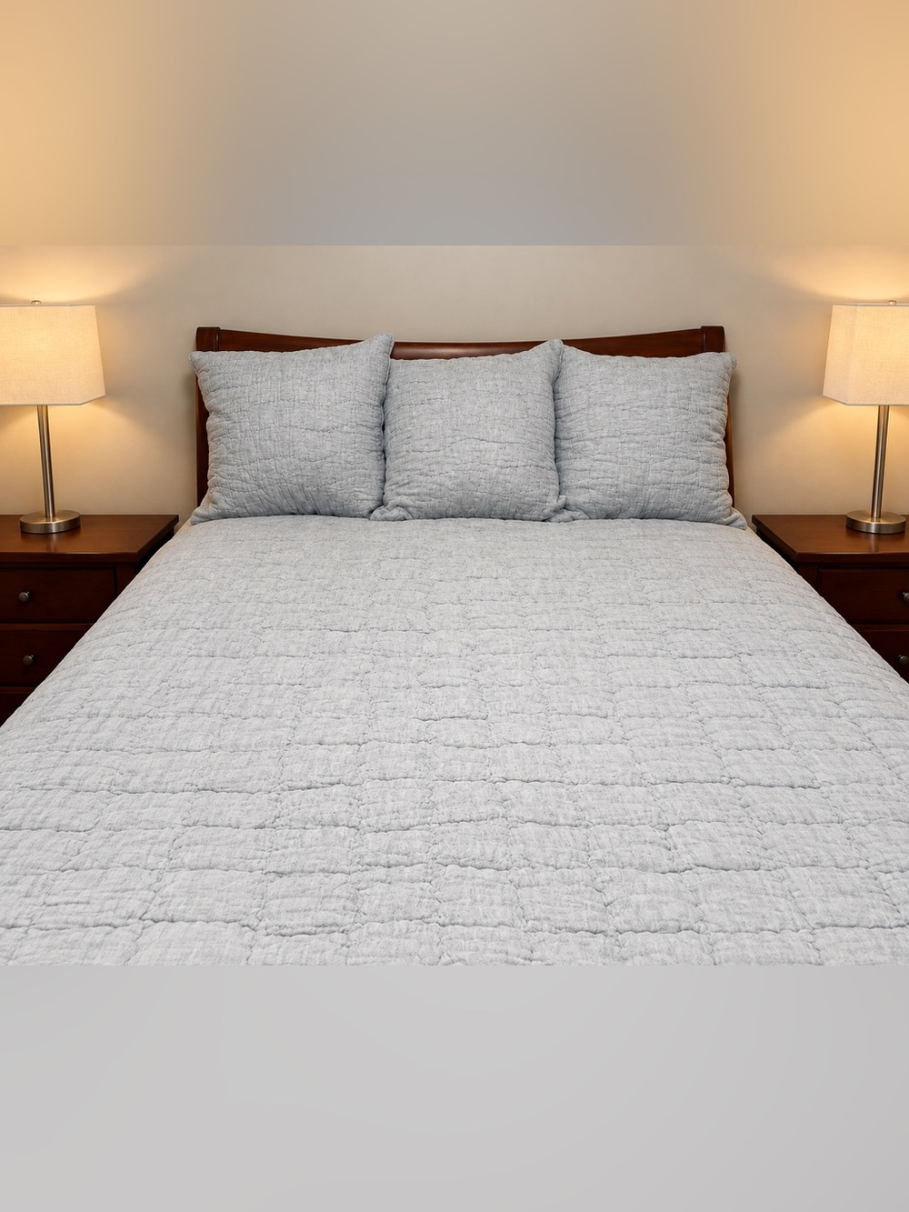 Pottery Barn Cloud Quilt Queen Bedspread with 3 Euro Shams Chambray